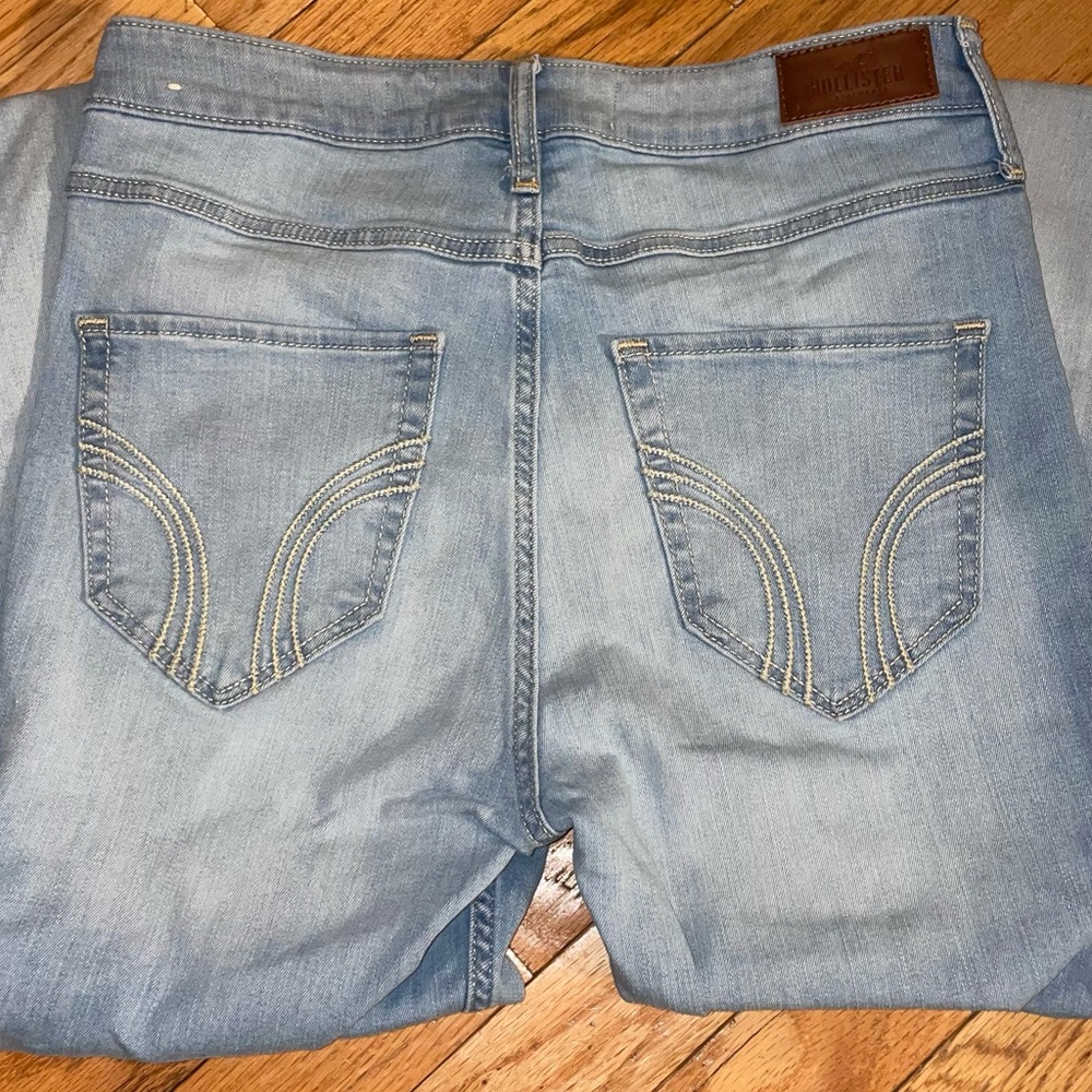 Hollister high-rise super skinny light washed jeans 🌸 W 26 L 32